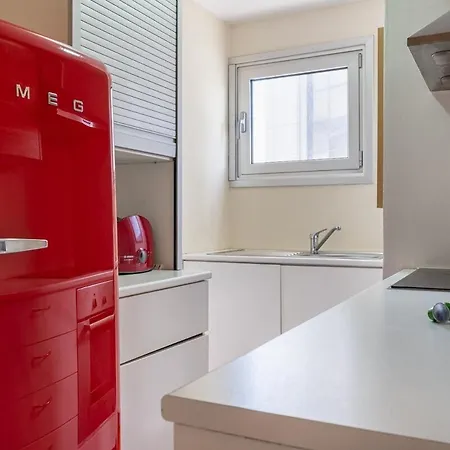 Elegant 1br Centre In Apartament